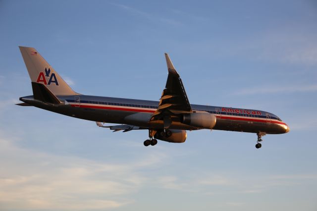 Boeing 757-200 (N676AN)