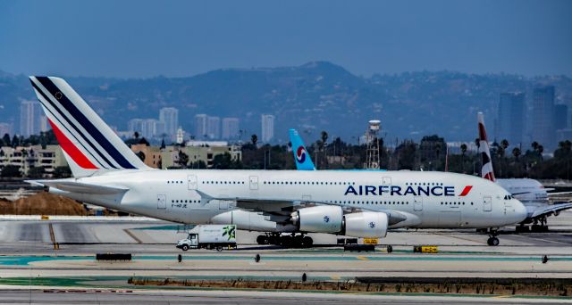 Airbus A380-800 (F-HPJE) - F-HPJE Air France Airbus A380-861 s/n 052 - Los Angeles International Airport (IATA: LAX, ICAO: KLAX, FAA LID: LAX)br /Photo: TDelCorobr /September 3, 2017