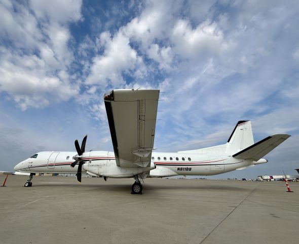 Saab 2000 (N811BB)