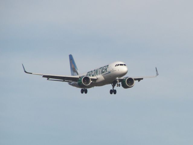 Airbus A320 (N346FR) - Frontier 214 from Denver short final runway 22, 11.10.19