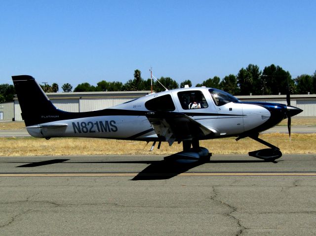 Cirrus SR-22 (N821MS) - Taxiing to RWY 24
