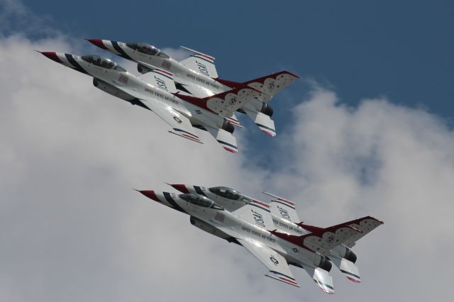 — — - Over Atlantic City NJ Beach Airshow