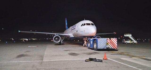 Airbus A320 (N535JB)