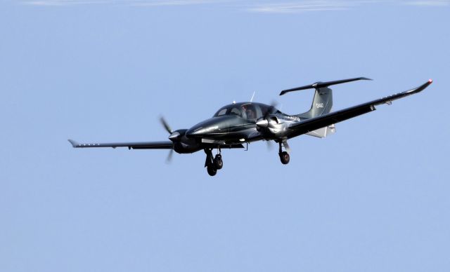 Diamond DA-62 (N62VV) - On final is this  2015 Diamond DA62 in the Autumn of 2019.