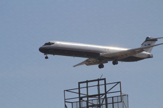 McDonnell Douglas MD-82 (XA-UVG) - APROX 27 MMTJ