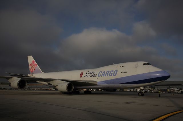 Boeing 747-200 (B-18706)