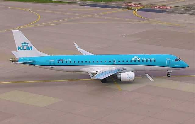 Embraer ERJ-190 (PH-EZL)