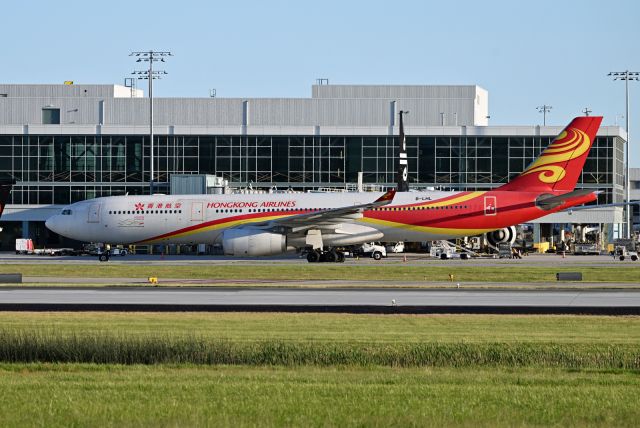 Airbus A330-300 (B-LHL)