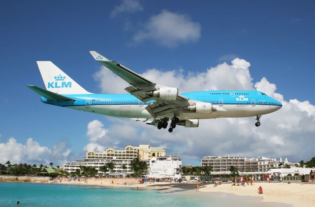 Boeing 747-400 —