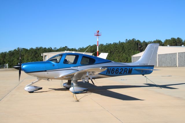 Cirrus SR-22 (N662RM)