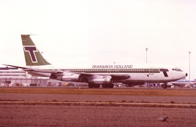 Boeing 707-100 (PH-TVA) - Transavia B707-218B cn17646; Archief jr 1975