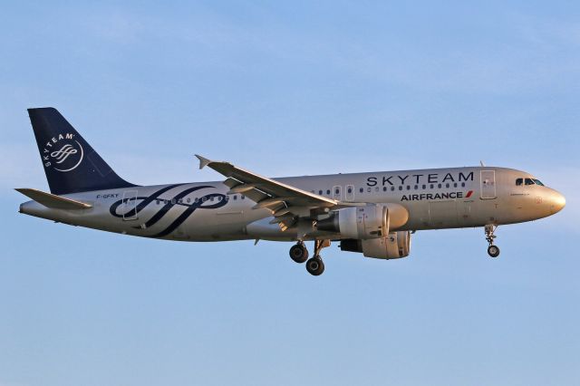 Airbus A320 (F-GFKY) - "SkyTeam" livery