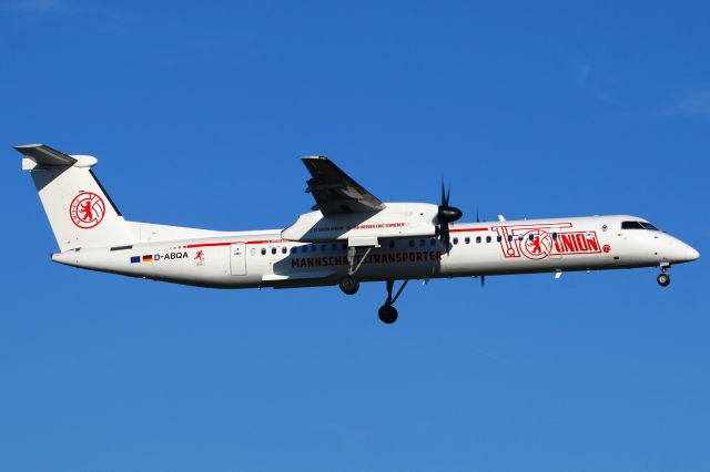 de Havilland Dash 8-400 (D-ABQA)
