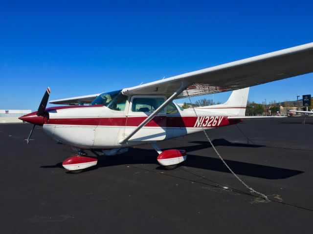 Cessna Skyhawk (N1326V) - Cessna 172 Hawk XP at Napa County Airport.