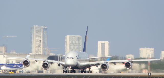 Airbus A380-800 (D-AIMC) - Takeoff Roll