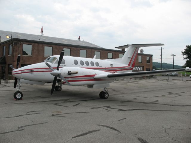 N58ES — - King Air 300