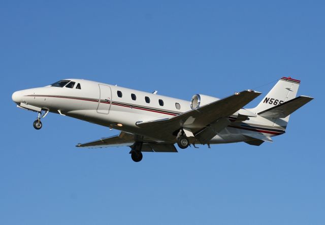 Cessna Citation Excel/XLS (N565QS) - RWY 29.