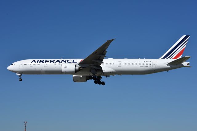 BOEING 777-300 (F-GSQF) - 02-06-23