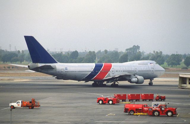 Boeing 747-200 (LV-MLO) - Taxing at KLAX Intl Airport on 1989/08/30