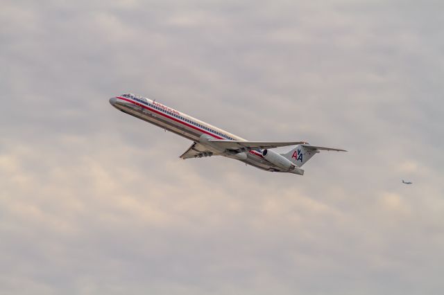 McDonnell Douglas MD-80 —