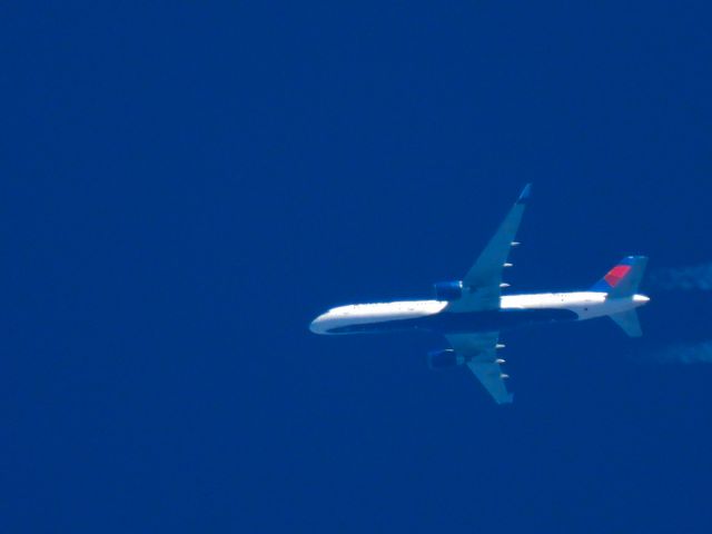 Boeing 757-200 (N6704Z)
