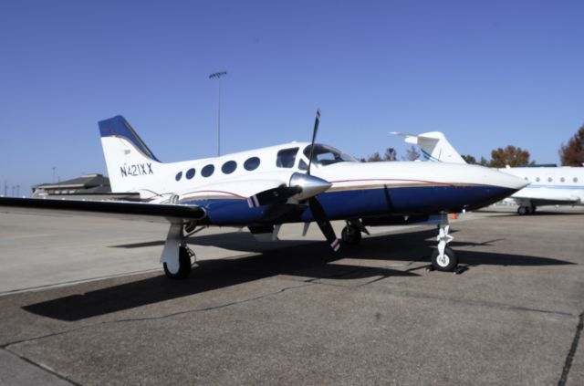 Cessna 421 (N421XX)