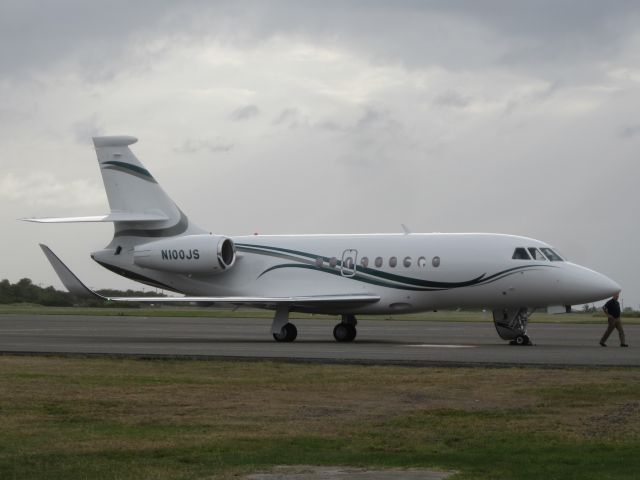 Dassault Falcon 2000 (N100JS)