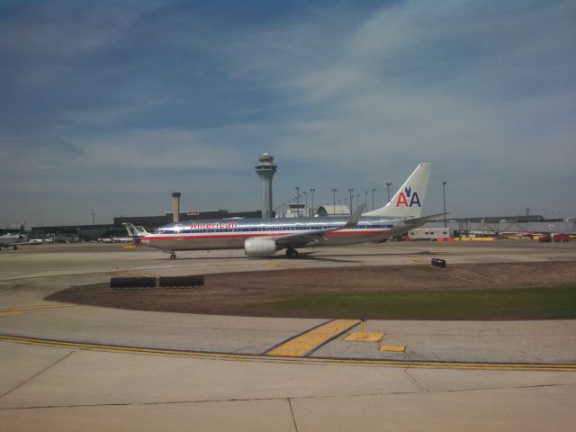 Boeing 737-800 (N930AN) - Taxing into the gate at KORD.