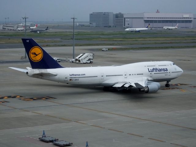 Boeing 747-400 (D-ABVZ)