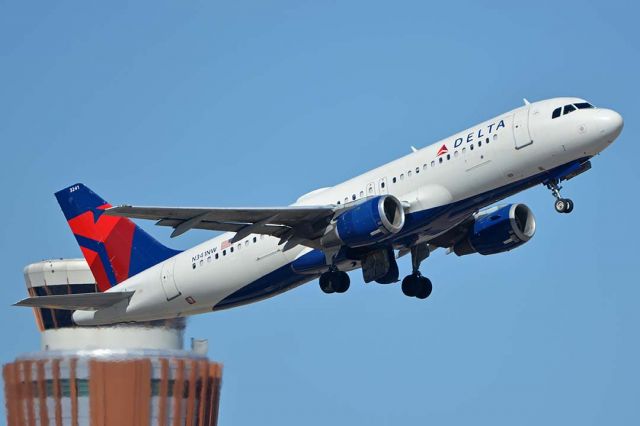 Airbus A320 (N341NW) - Delta Airbus A320-212 N341NW at Phoenix Sky Harbor on October 10, 2017. 