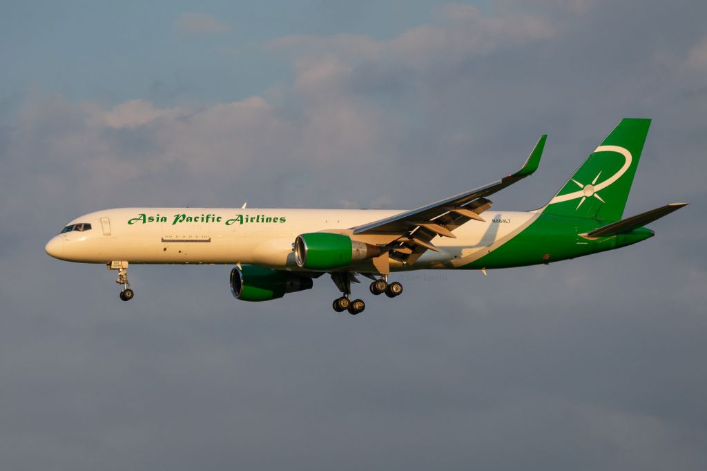 Boeing 757-200 (N888LT) - Asia Pacific Airlines Flight P9800 from Honolulu to DFW landing August 3rd, 2020.