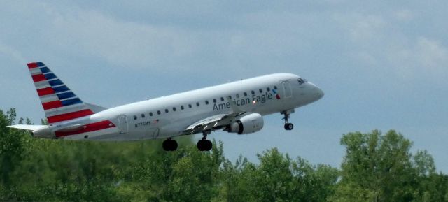 Embraer 170/175 (N776MS) - Shortly after departure is this 2004 American Airlines Eagle Embraer 170SE in the Spring of 2025.