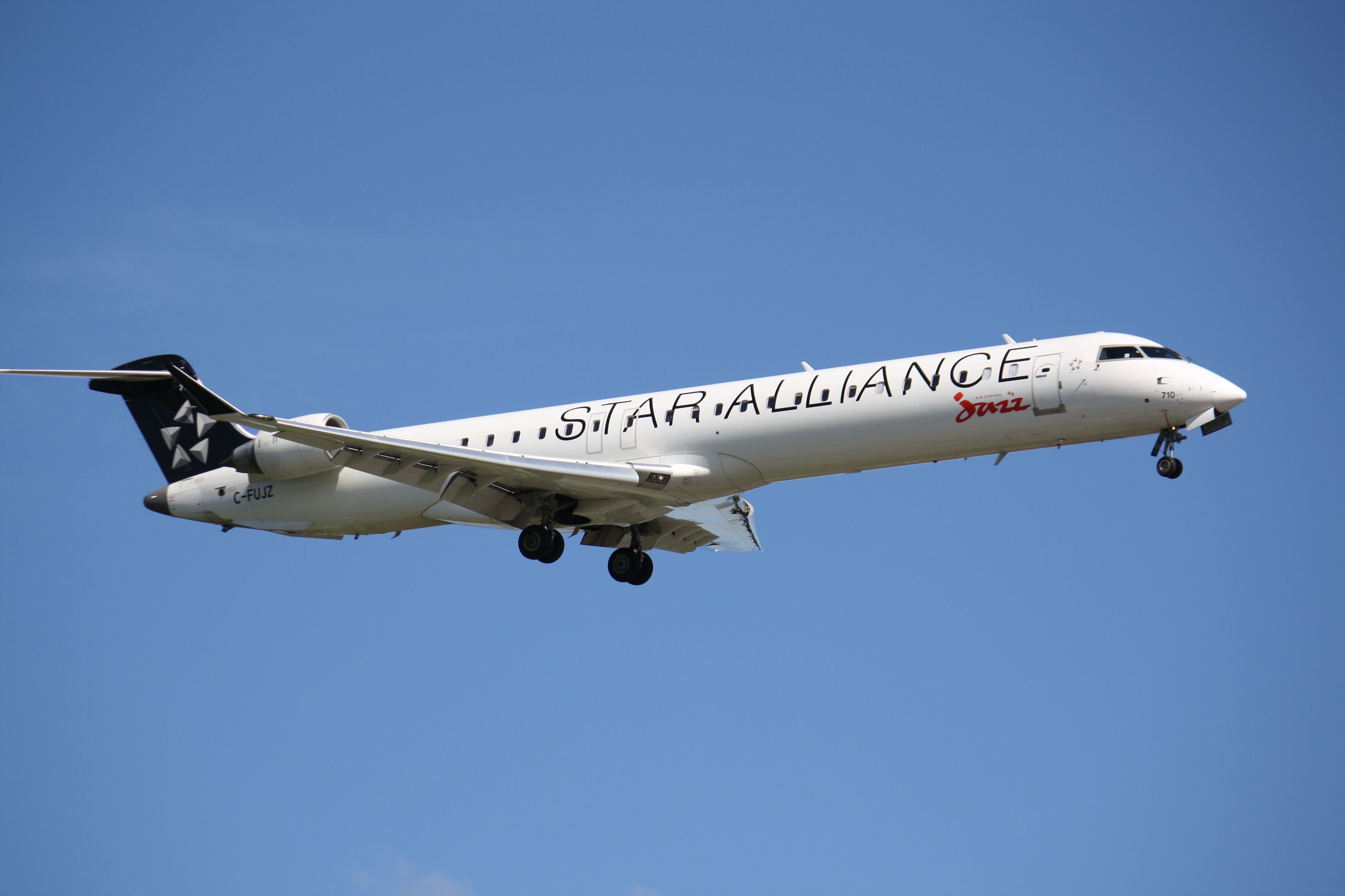 Canadair Regional Jet CRJ-700 (C-FUJZ) - Landing Lester B.Pearson Intl Airport,CYYZ/YYZ