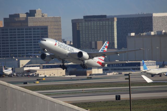 Boeing 777-200 (N780AN)