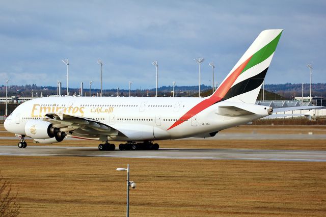 Airbus A380-800 (A6-EEJ)
