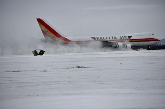 Boeing 747-200 (CKS248) - Touchdown runway 08