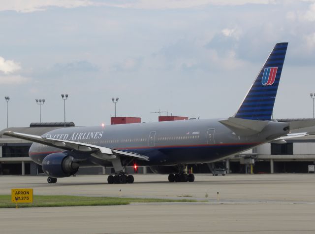 Boeing 777-200 (N229UA) - Landed at PIT on a diversion NRT-IAD