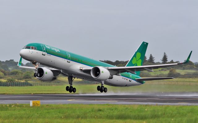 Boeing 757-200 (EI-LBR) - aer lingus b757-2 ei-lbr dep shannon for jfk 31/8/16.