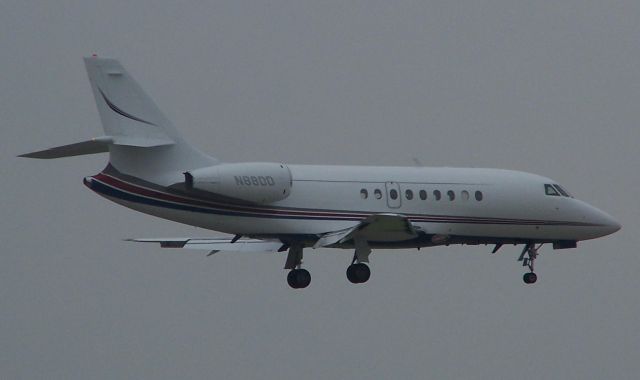 Dassault Falcon 2000 (N88DD) - Derby Day 2007 at Louisville was this nice Falcon 2000 N88DD making a perfect landing ...Photo by Mike Day