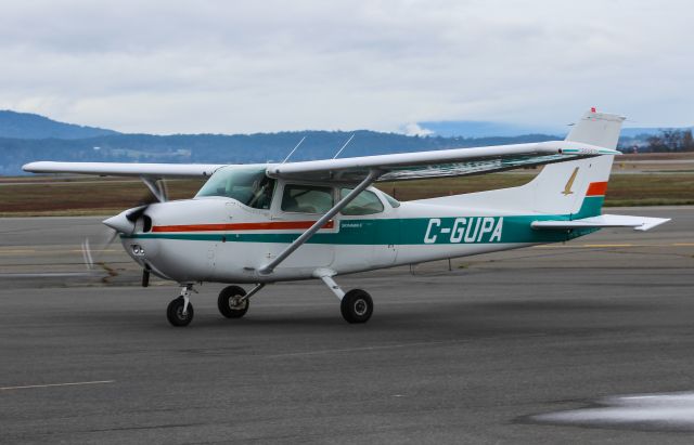 Cessna Skyhawk (C-GUPA) - C-GUPA Pulling Into The Flying Club, After A Local Flight To Nanaimo And Back