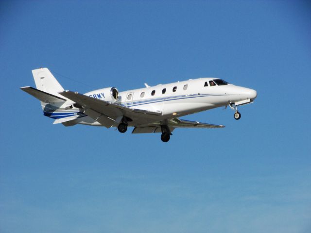 Cessna Citation Excel/XLS (N68MY) - Landing RWY 20R