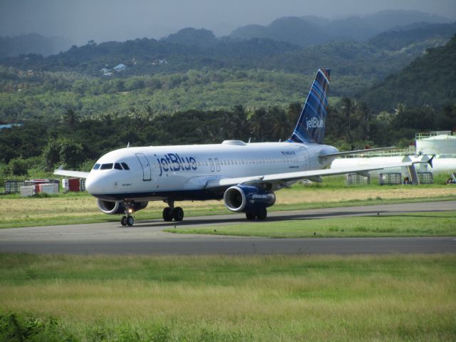 Airbus A320 (N804JB)