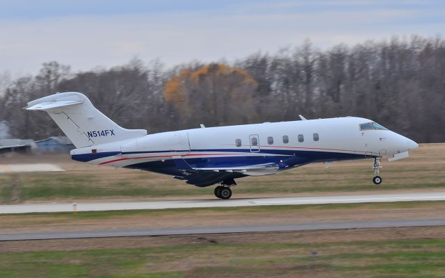 Bombardier Challenger 300 (N514FX) - Runway 05 departure @KUGN.