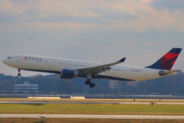 Airbus A330-300 (N822NW)