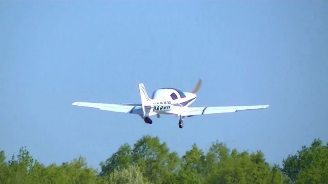 PAI Lancair 320 (N235N)