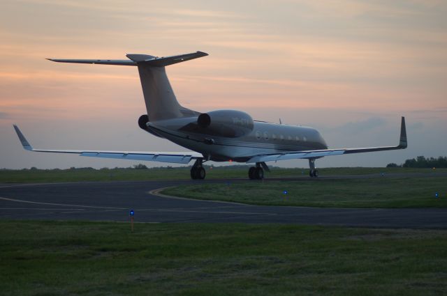 Gulfstream Aerospace Gulfstream V (VP-CTA) - VP-CTA taxiing at KOXC to the active for departure to Teterboro, then continuing on to Sao Paulo.