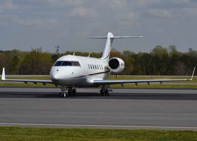 Canadair Challenger (N1967M) - BANK OF UTAH TRUSTEE (McDonalds Corporation) at KJQF - 3/24/16 