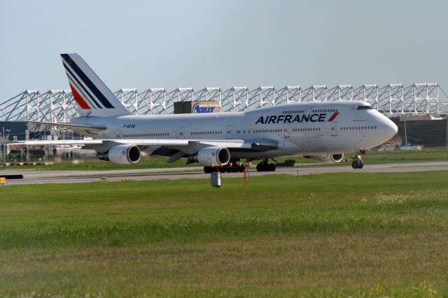 Boeing 747-400 (F-GEXB) - Getting ready for departure on runway 24R