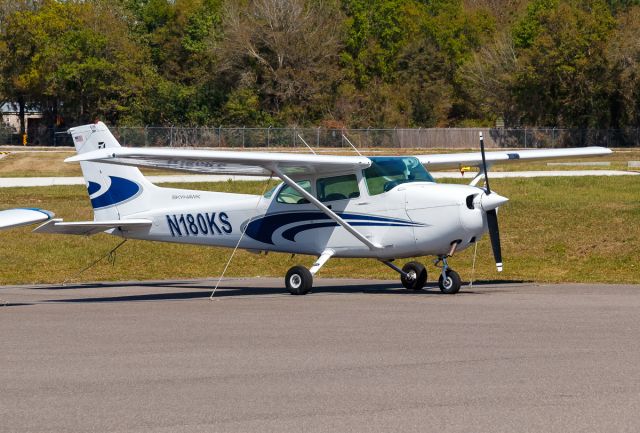 Cessna Skyhawk (N180KS)