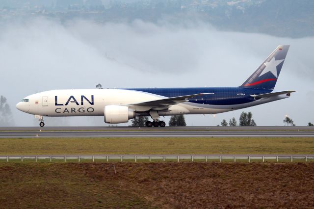Boeing 777-200 (N776LA) - After landing on a foggy morning in Quitos new airport.